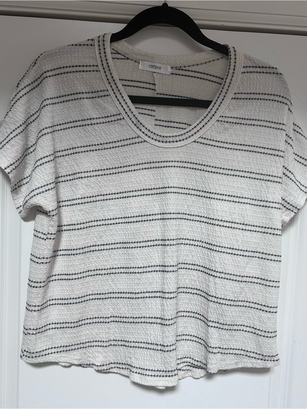 Cherish Women’s M/L Ivory Textured Striped Casual T-Shirt Short Sleeve Top Boho